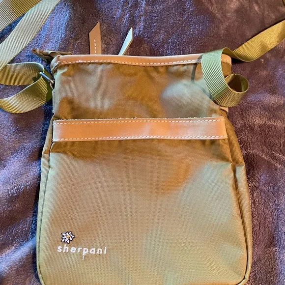Light green Sherpani crossbody bag - Picture 2 of 3